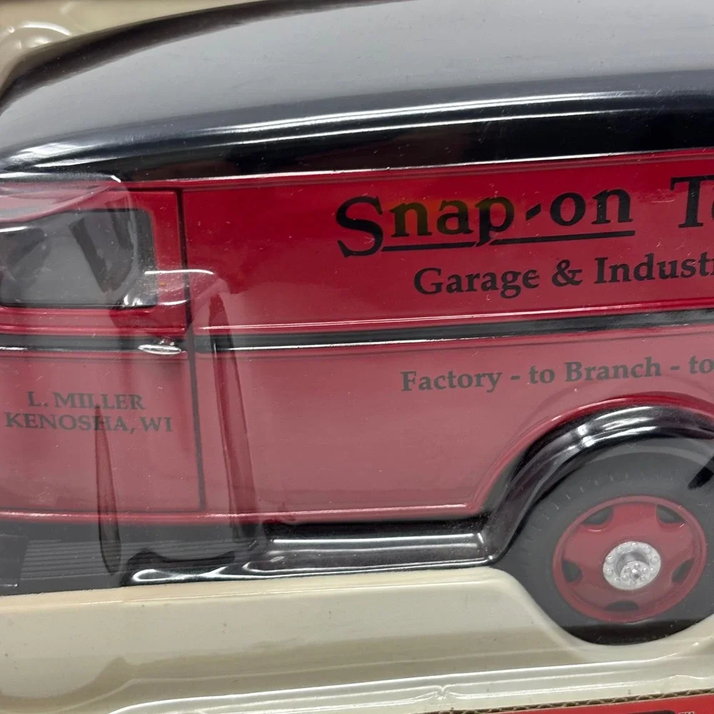 Snap-on Tools 1935 Chevrolet 1 1/2 Ton Panel Truck Crown Jewels Collection Red